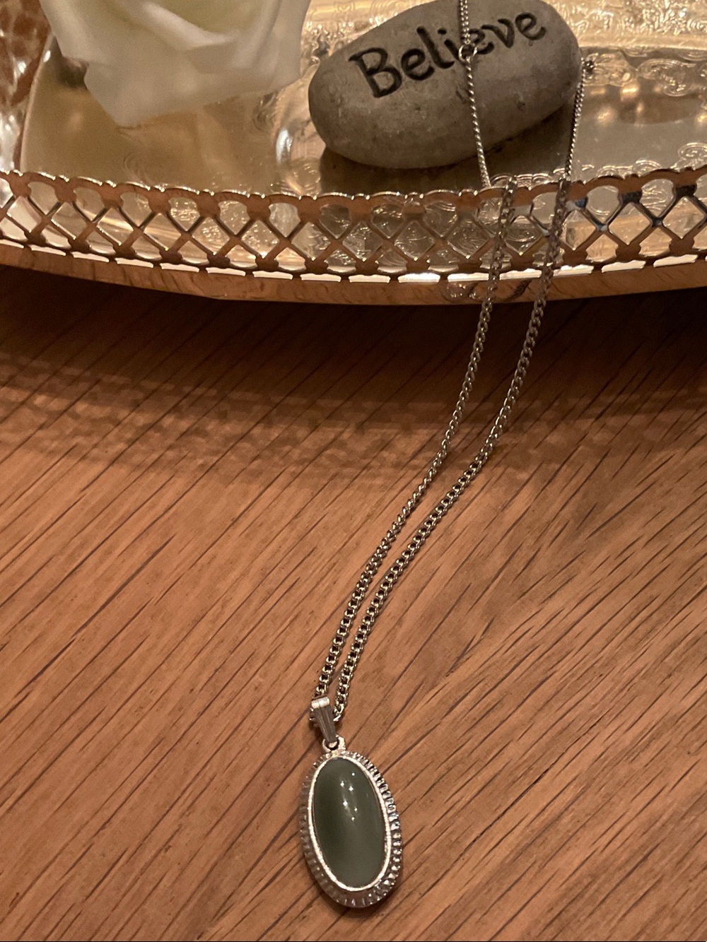 Vintage Sarah Coventry Silver Tone Oval Green Pendant Necklace